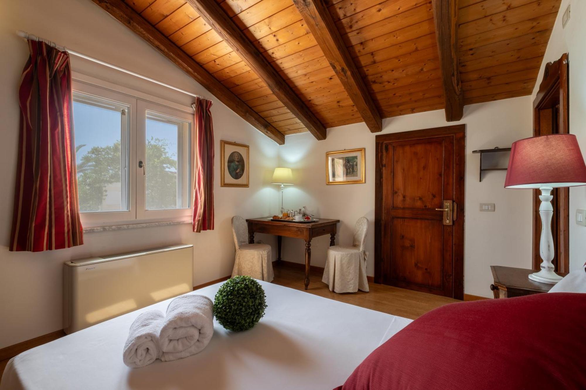 Corte Cristina & Suites クアルトゥッチュ エクステリア 写真